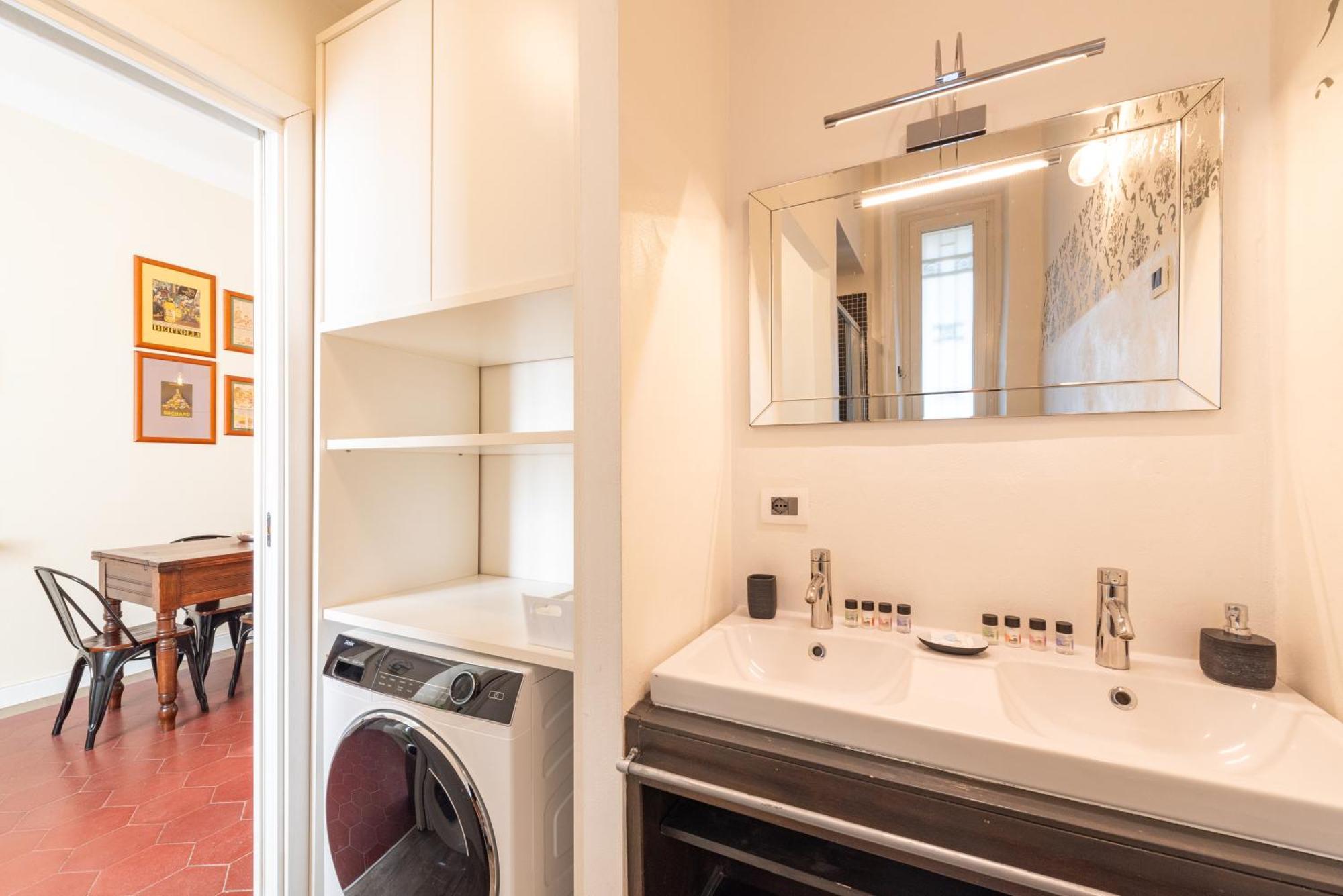 10' Duomo & Station Large Appartement Milan